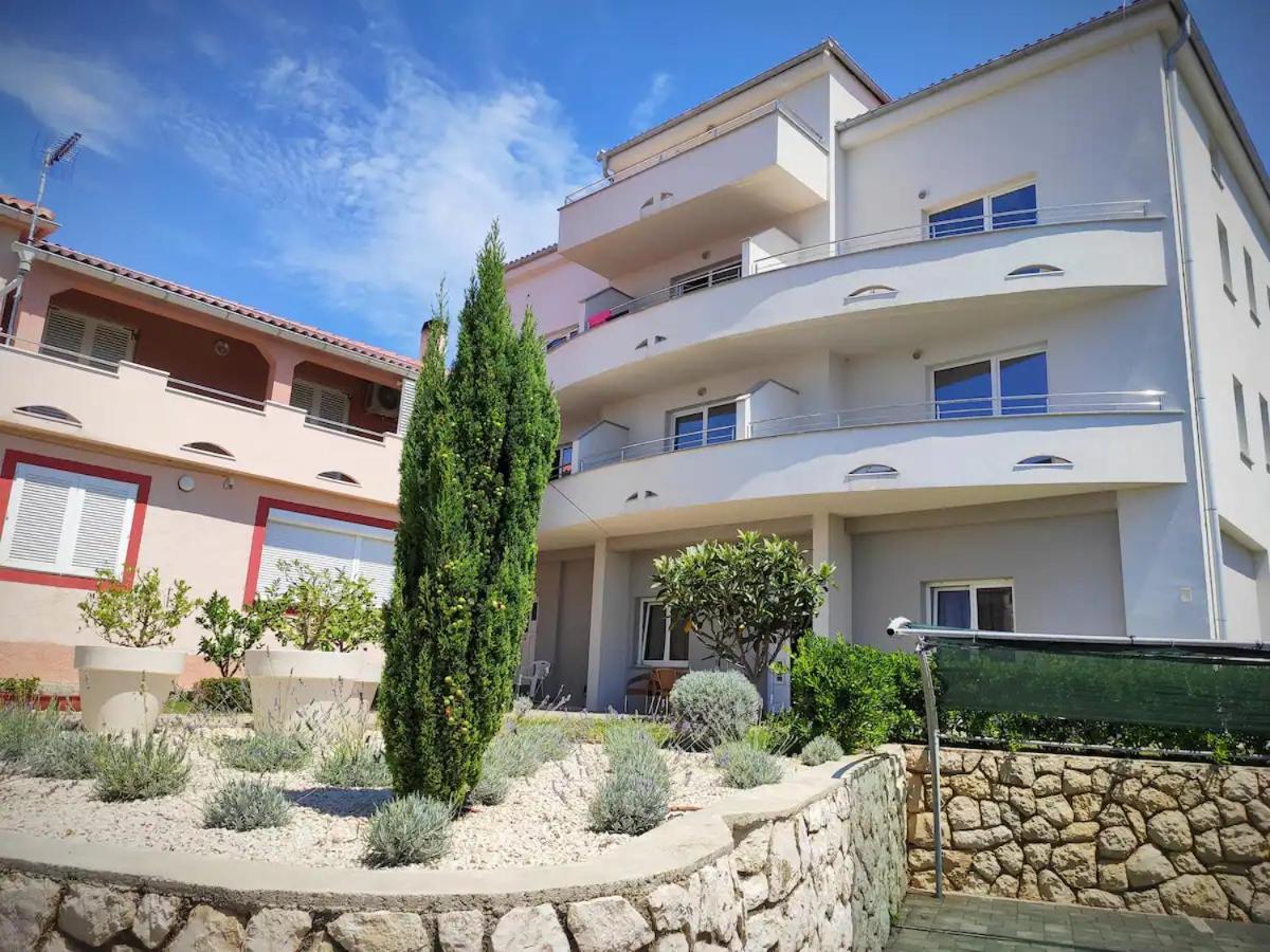 Avada Premium Apartment Novalja Exterior photo