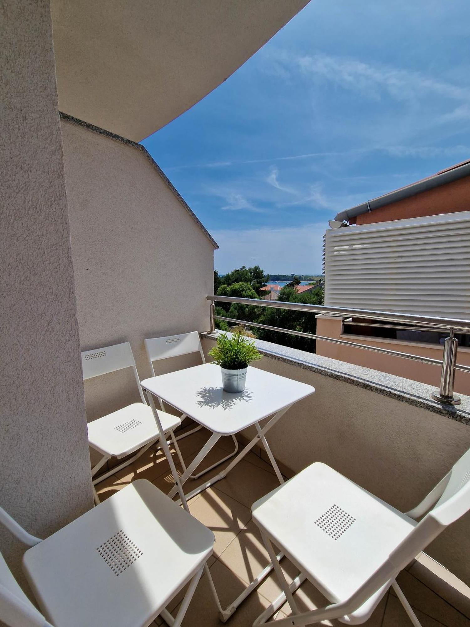 Avada Premium Apartment Novalja Exterior photo